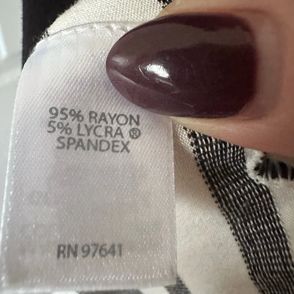 J. Jill Wearever sleeveless dress Black and White Striped. Size large petite. - Picture 8 of 9